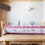 Lägenhet In Out Avec Balcon & Ambiance Cosy - *