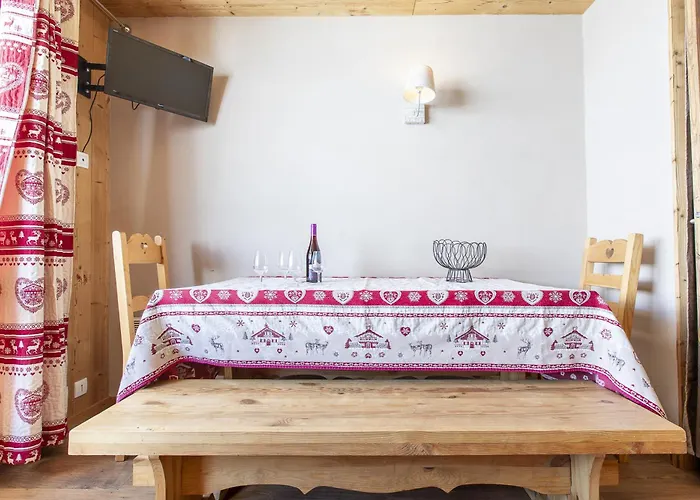 아파트 In Out Avec Balcon & Ambiance Cosy - *